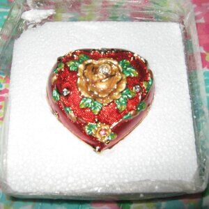 NWT Rare The San Francisco Music Box Co. Red Heart Jeweled Trinket Box